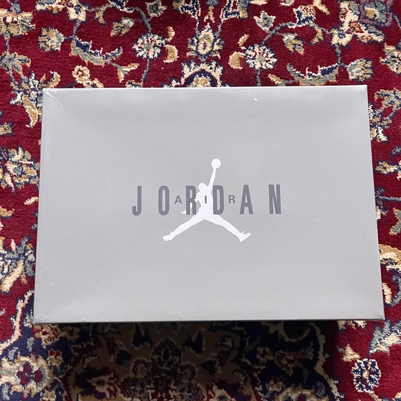 Jordan 11 Cool Grey Size 7 main image 6